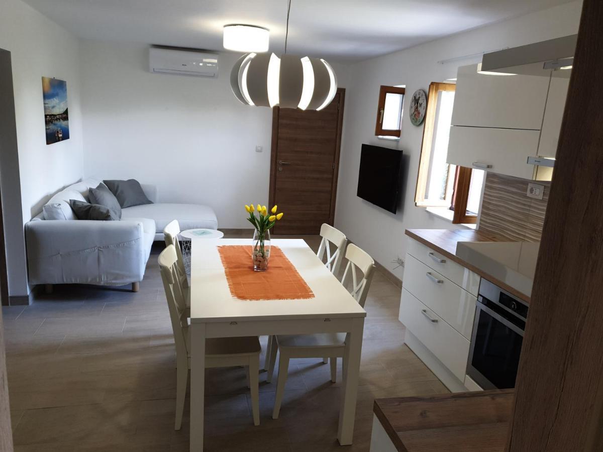 Apartments Stella Apsyrtides Osor Luaran gambar
